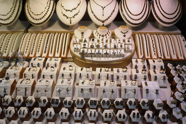 jewelry shop display