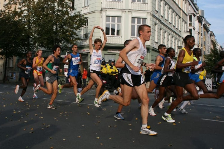 marathon runners city centre